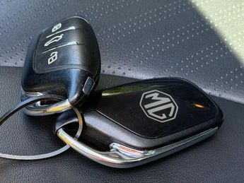 MG MG5 61.1kWh Trophy Long Range Auto 5dr