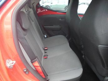 Toyota AYGO 1.0 VVT-i x-play x-shift Euro 6 5dr (Safety Sense)