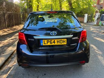 Toyota Yaris 1.5 VVT-h Excel E-CVT Euro 6 5dr (15in Alloy)