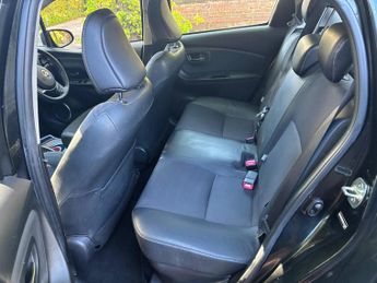 Toyota Yaris 1.5 VVT-h Excel E-CVT Euro 6 5dr (15in Alloy)