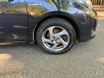 Toyota Yaris 1.5 VVT-h Excel E-CVT Euro 6 5dr (15in Alloy)