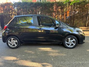 Toyota Yaris 1.5 VVT-h Excel E-CVT Euro 6 5dr (15in Alloy)