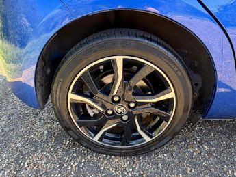 Toyota Yaris 1.5 VVT-h Design E-CVT Euro 6 (s/s) 5dr