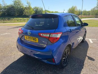 Toyota Yaris 1.5 VVT-h Design E-CVT Euro 6 (s/s) 5dr