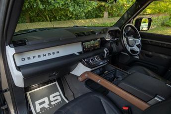 Land Rover Defender 90 3.0 D250 MHEV X-Dynamic SE Hard Top SUV 3dr Diesel Auto 4WD SWB 