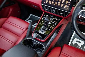 Porsche Cayenne 3.0 V6 E-Hybrid 17.9kWh Platinum Edition TiptronicS 4WD Euro 6 (