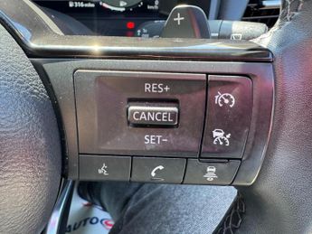 Nissan Qashqai 1.3 DIG-T MHEV N-Connecta XTRON Euro 6 (s/s) 5dr