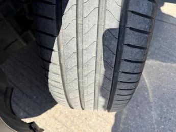 Nissan Qashqai 1.3 DIG-T MHEV N-Connecta XTRON Euro 6 (s/s) 5dr