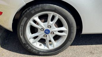 Ford Fiesta 1.0T EcoBoost Zetec Euro 5 (s/s) 3dr