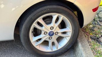 Ford Fiesta 1.0T EcoBoost Zetec Euro 5 (s/s) 3dr