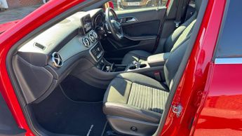 Mercedes-Benz GLA 1.6 GLA200 AMG Line (Premium Plus) SUV 5dr Petrol 7G-DCT Euro 6 