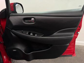 Nissan Leaf 30kWh Tekna Auto 5dr