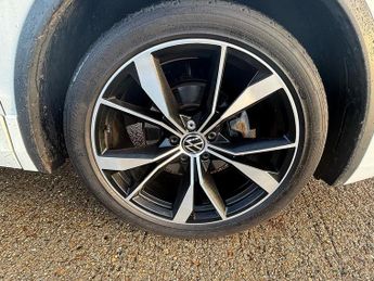 Volkswagen Tiguan 1.5 TSI R-Line SUV 5dr Petrol DSG Euro 6 (s/s) (150 ps)