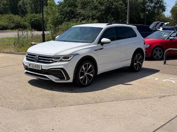 Volkswagen Tiguan 1.5 TSI R-Line SUV 5dr Petrol DSG Euro 6 (s/s) (150 ps)