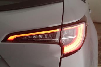 Toyota Corolla 1.8 VVT-h Icon Tech Touring Sports CVT Euro 6 (s/s) 5dr