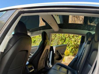 Tesla Model 3 (Dual Motor) Long Range Auto 4WDE 4dr