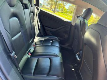 Tesla Model 3 (Dual Motor) Long Range Auto 4WDE 4dr