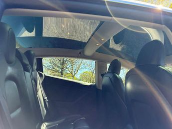 Tesla Model 3 (Dual Motor) Long Range Auto 4WDE 4dr