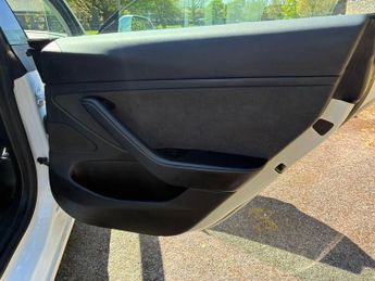 Tesla Model 3 (Dual Motor) Long Range Auto 4WDE 4dr