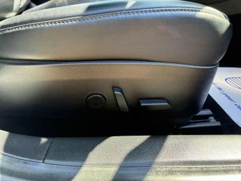 Tesla Model 3 (Dual Motor) Long Range Auto 4WDE 4dr