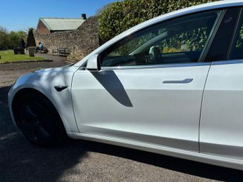Tesla Model 3 (Dual Motor) Long Range Auto 4WDE 4dr
