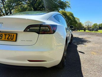 Tesla Model 3 (Dual Motor) Long Range Auto 4WDE 4dr