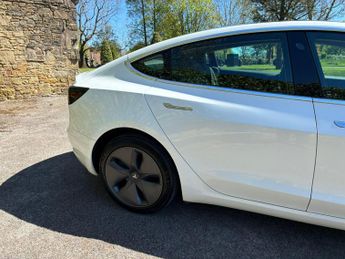 Tesla Model 3 (Dual Motor) Long Range Auto 4WDE 4dr