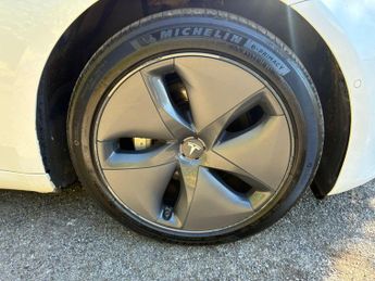 Tesla Model 3 (Dual Motor) Long Range Auto 4WDE 4dr