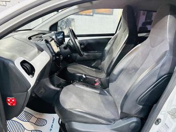 Toyota AYGO 1.0 VVT-i x-pression x-shift Euro 6 5dr