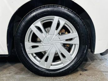 Toyota AYGO 1.0 VVT-i x-pression x-shift Euro 6 5dr