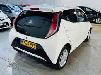 Toyota AYGO 1.0 VVT-i x-pression x-shift Euro 6 5dr