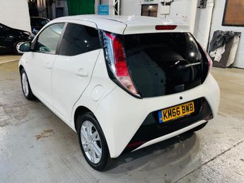 Toyota AYGO 1.0 VVT-i x-pression x-shift Euro 6 5dr