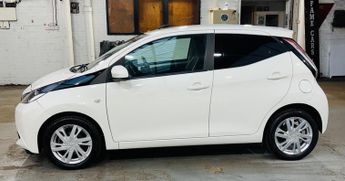 Toyota AYGO 1.0 VVT-i x-pression x-shift Euro 6 5dr