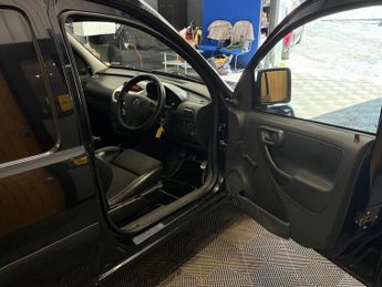 Vauxhall Combo 1.7 CDTi 1700 16v 3dr