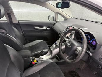 Toyota Auris 1.8 VVT-h T Spirit CVT Euro 5 (s/s) 5dr