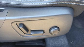 Volvo XC40 2.0 D3 Momentum Pro Auto Euro 6 (s/s) 5dr