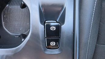 Volvo XC40 2.0 D3 Momentum Pro Auto Euro 6 (s/s) 5dr
