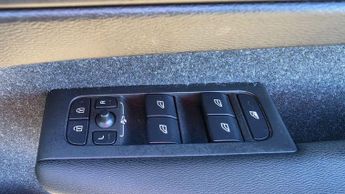 Volvo XC40 2.0 D3 Momentum Pro Auto Euro 6 (s/s) 5dr