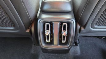 Volvo XC40 2.0 D3 Momentum Pro Auto Euro 6 (s/s) 5dr