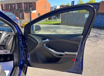 Ford Focus 1.6 TDCi Titanium Navigator Euro 5 (s/s) 5dr