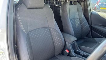 Toyota Corolla 1.8 VVT-h CVT Euro 6 (s/s) 5dr