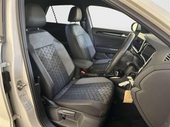 Volkswagen T-Roc 1.5 TSI R-Line SUV 5dr Petrol Manual Euro 6 (s/s) (150 ps)