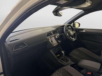 Volkswagen Tiguan 1.5 TSI R-Line SUV 5dr Petrol DSG Euro 6 (s/s) (150 ps)