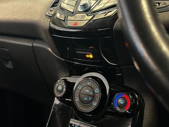 Ford Fiesta 1.0T EcoBoost Zetec S Euro 5 (s/s) 3dr