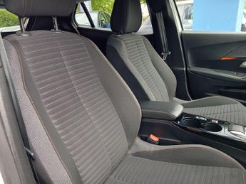 Peugeot E-2008 50kWh Active Premium + Auto 5dr (7kW Charger)