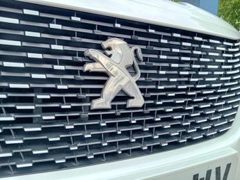 Peugeot E-2008 50kWh Active Premium + Auto 5dr (7kW Charger)