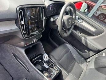VOLVO XC40 1.5 T3 Inscription SUV 5dr Petrol Auto Euro 6 (s/s) (163 ps) 12 