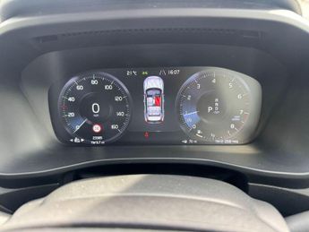 VOLVO XC40 1.5 T3 Inscription SUV 5dr Petrol Auto Euro 6 (s/s) (163 ps) 12 