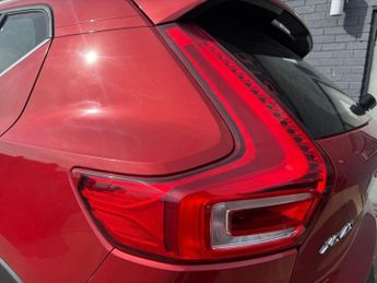 VOLVO XC40 1.5 T3 Inscription SUV 5dr Petrol Auto Euro 6 (s/s) (163 ps) 12 