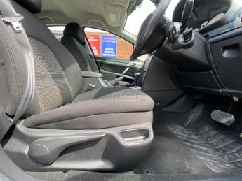 Peugeot 407 2.0 HDi SE 4dr